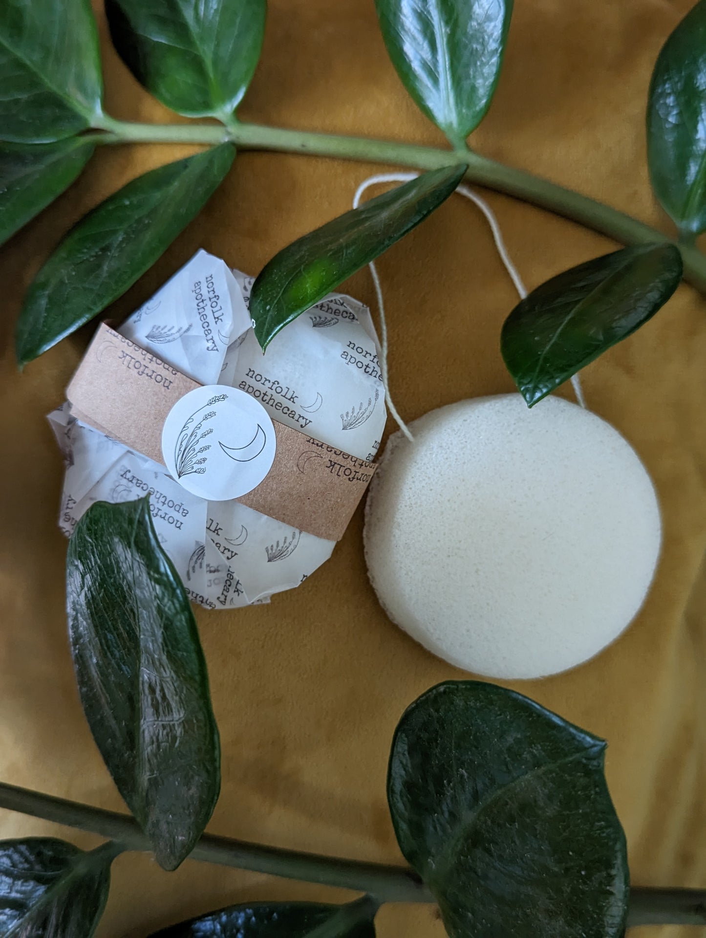 natural konjac facial sponge