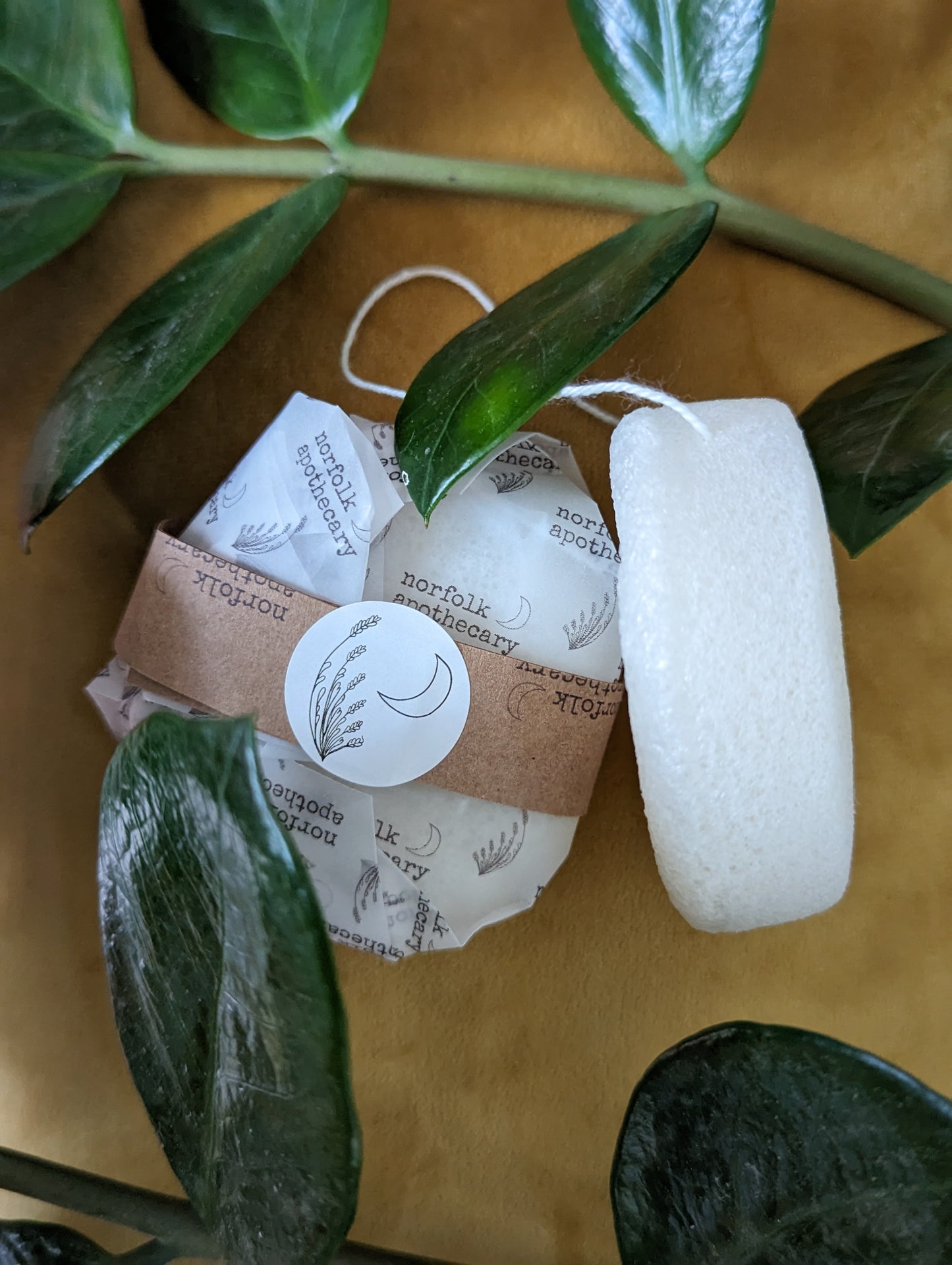 natural konjac facial sponge